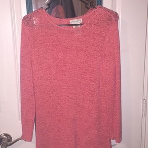 Cute sweater perfect for the fall!